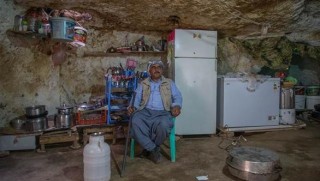 Urfa - Sıcaktan bunalıp mağaraya yerleştiler