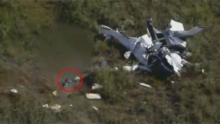 Uçak enkazında korkunç görüntü