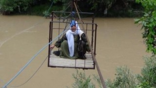 Hakkari - 34 yıldır bekledikleri köprü bir yıl dayanabildi