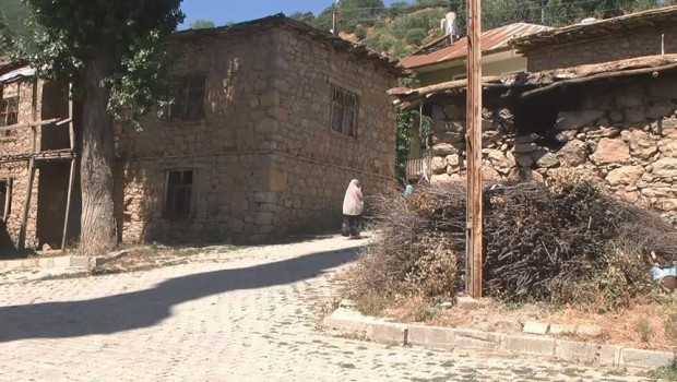 Şemdinli'de bir polis görevinden uzaklaştırıldı