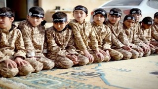 'Gelecekleri babalarına benzemesin'