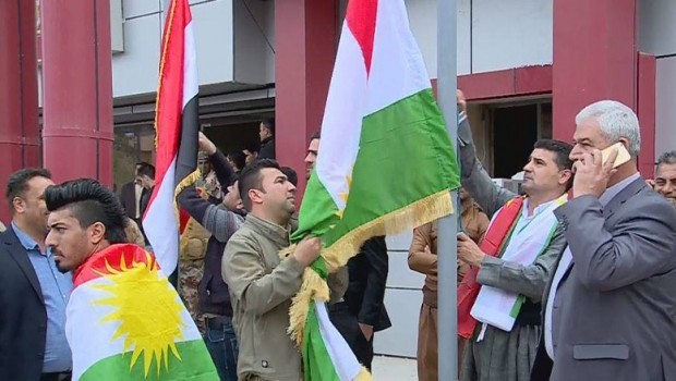 Irak İdare Mahkemesi'nden 'Kürdistan Bayrağı' iptali