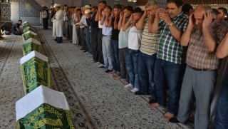 Mardin - Yan yana 7 tabut...