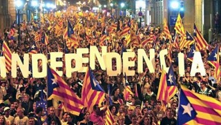 Katalonya, bağımsızlık yasasını tanıttı