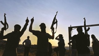 IŞİD Irak'ta bir kente saldırdı... 