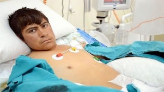 Kuşu kurtaran Kürt gencinin yanan elleri kesilecek