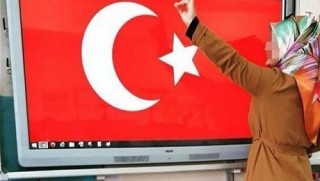 Valilik'ten ‘Bozkurt’ işareti yapan öğretmenle ilgili açıklama!