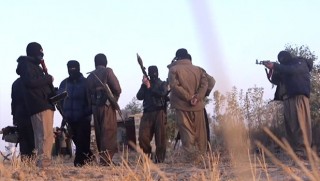 Gönüllü Kürt savaşçıları Haşdi Şabi'ye göz açtırmıyor