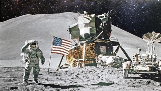 Trump gözünü Ay'a dikti