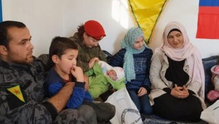 YPG, IŞİD’e katılan Rus kadının çocuklarını kurtardı