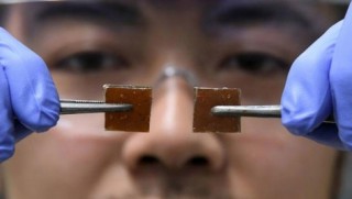 Japon araştırmacıdan keşif: Kendini onaran cam