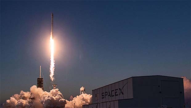 SpaceX'ten uzaya sır roket: Ne taşıdığı nereye gittiği bilinmiyor..