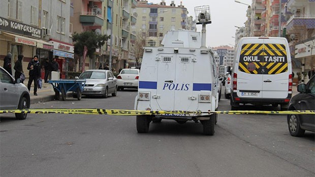 Diyarbakır'da silahlı çatışma: Ölü ve yaralılar var