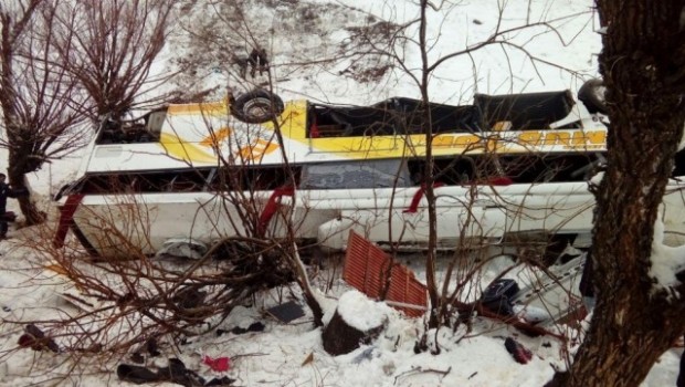 Mus'ta yolcu otobüsü dereye uçtu: 6 ölü, 34 yaralı