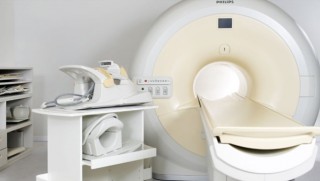 Hindistan'da bir adam MR cihazına sıkışarak can verdi