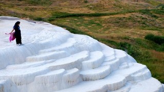'Van'ın Pamukkale'si' görenleri şaşkına çeviriyor