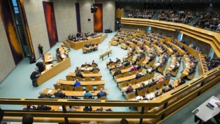 Hollanda Parlamentosu 1915 olaylarını 'Ermeni Soykırımı' olarak tanıdı