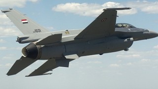 IŞİD tehlikesi büyüyor... Savaş uçakları Kerkük çevresini bombaladı!