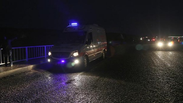 Yolcu minibüsü Garzan Çayı'na uçtu!