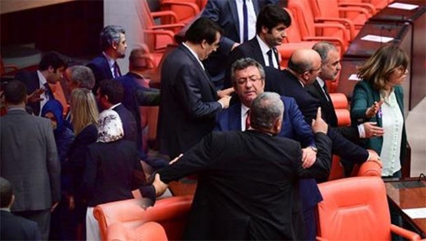 TBMM'de Ak Parti ve HDP'liler arasında Afrin gerginliği