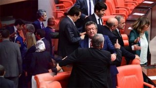 TBMM'de Ak Parti ve HDP'liler arasında Afrin gerginliği