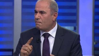 Ali Avni: Bayrak Bez parçası değil, bir milletin sembolüdür