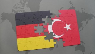 Türkiye'den Efrin’e operasyonunu kınayan Merkel’e tepki