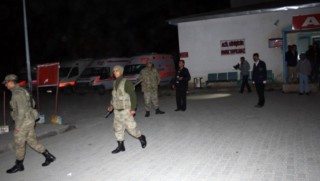 Ağrı'da Askeri araç devrildi