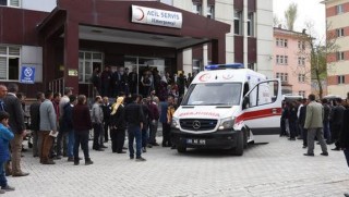 Siirt'te öğrenci servisi devrildi