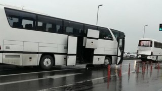 Hakkarili öğrencileri taşıyan tur otobüsleri kaza yaptı