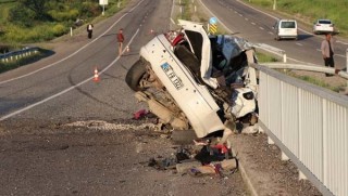 Diyarbakır'da katliam gibi kaza! 3 ölü