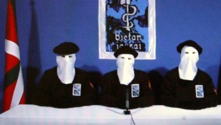 ETA kendini feshetti