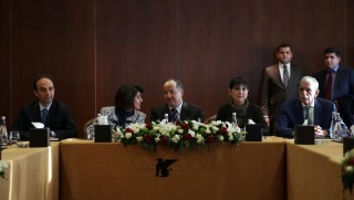 Çarçur edenlerle buluşmama umuduyla