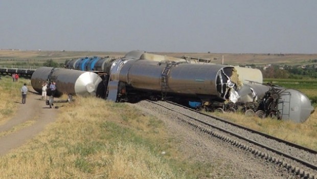 Diyarbakır’da yük treni raydan çıktı