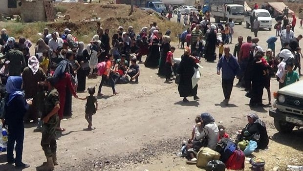 Suriye'de gözler Dera'da: Tam 120 bin kişi!
