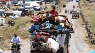 Büyük göç dalgası! Sınıra 270 bin kişi yığıldı