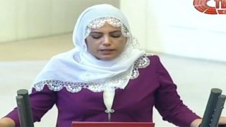 Remziye Tosun beyaz tülbentle yemin etti