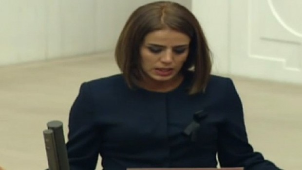 HDP'li vekil yeminini 22 saniyede tamamladı