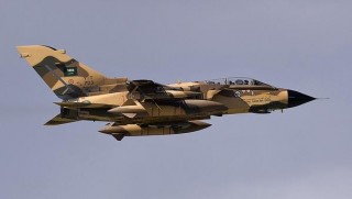 Suudi Arabistan savaş uçağı düştü