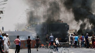 Gösterilerin başladığı Basra'ya 3 milyar dolar