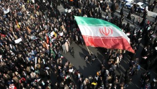 İran'da bozulan ekonomi protestoları artırdı