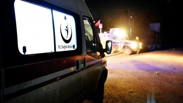 Hakkari'de polis aracının geçişi sırasında patlama