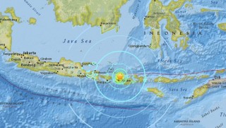 Endonezya'da 7 büyüklüğünde deprem
