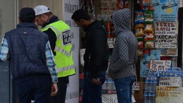 'Kürdistan' toplu taşıma kartı sınır dışı ettirdi!