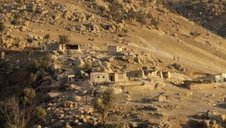 Irak, Rojava-Şengal yolunu kapattı!