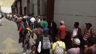 Venezuela'da ekonomik kriz: Nüfusun yüzde 7'si ülkeyi terk etti