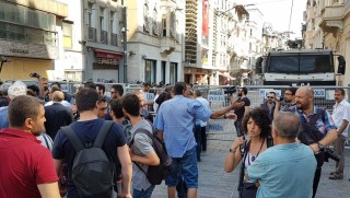 Cumartesi Anneleri'ne yine engel