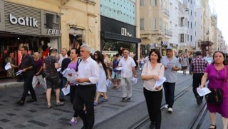 Hakim HDP’yi ‘şüpheli’ olarak andı... Miting bildirileri toplatıldı