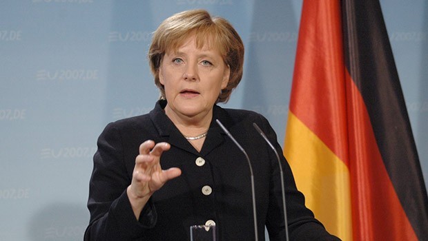 Merkel’den Türkiye’ye eleştiri