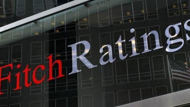 Fitch 20 Türk bankasının notunu indirdi